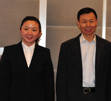 2009年，全国政协副主席、民盟中央常务副主席、时任吉林省副省长陈晓光入校调研